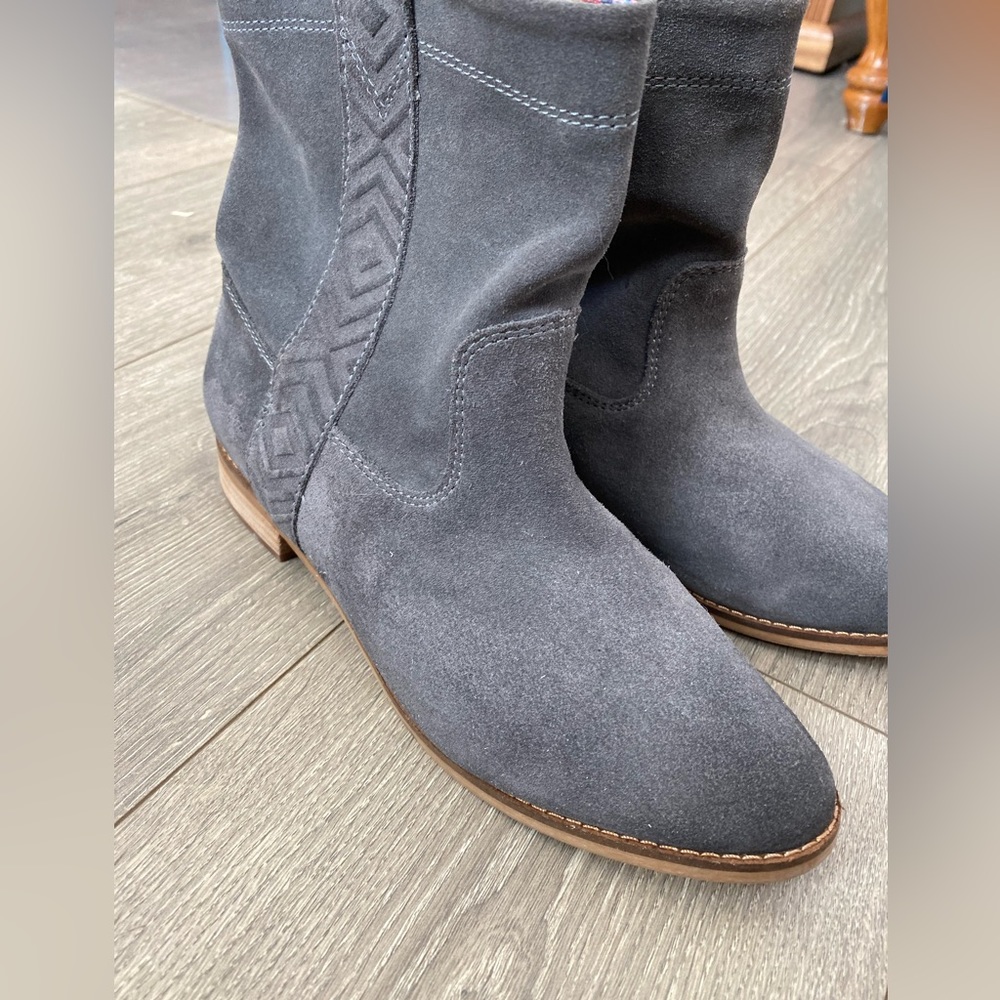 Toms Gray Suede Slouch Booties Size 8W - Picture 2 of 6